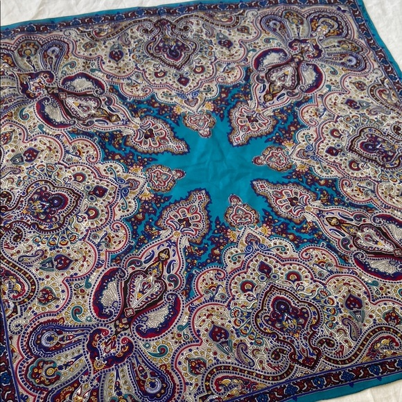 Vintage 1980’s  “Accessory Street” by Oscar De La Renta Paisley Scarf - Picture 1 of 10